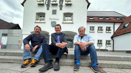 Sie wurden für ihr herausragendes Engagement in der Kommunalpolitik ausgezeichnet: Herbert Walk, Johann Gutter und Werner Zanker (von links) gehören seit 40 Jahren dem Vöhringer Stadtrat an.