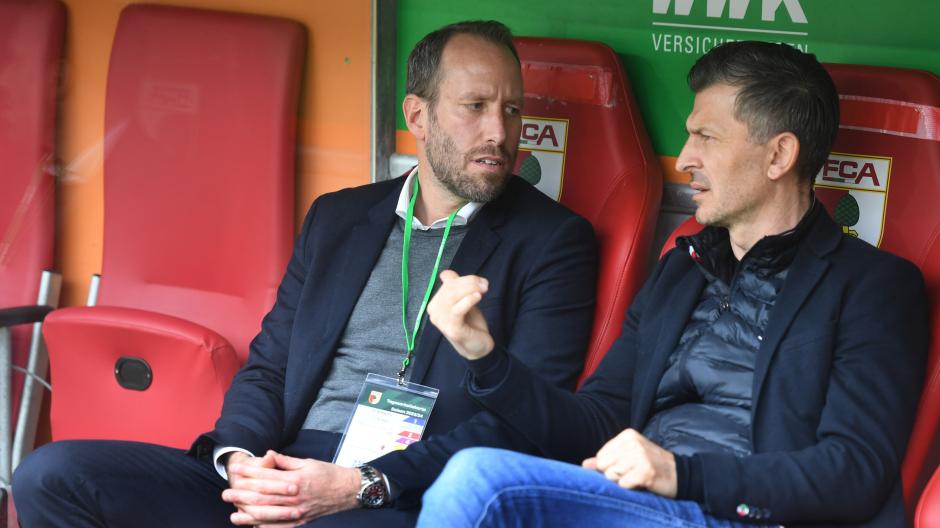 Sportdirektor Marinko Jurendic und FCA-Geschäftsführer Michael Ströll im Gespräch.