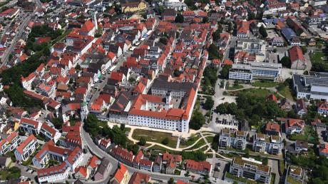 Die Sanierung des Schlosses Günzburg hat 2017 begonnen. Jetzt hat das Staatliche Bauamt dafür den Denkmalpreis des Bezirks erhalten.