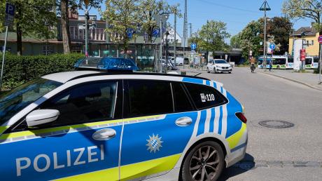 Die Polizei hat vergangene Woche zwei Männer festgenommen, die am Helmut-Haller-Platz zwei Kontrahenten verletzt haben sollen, einen davon schwer.