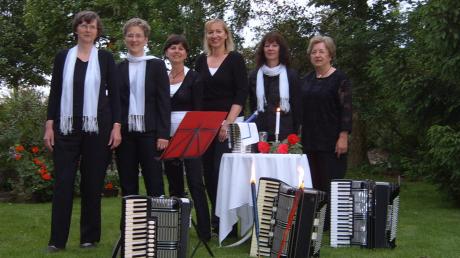 Das Akkordeon-Ensemble Hanne Heim (rechts) spielt am Samstag, 8. Juni, ab 16 Uhr in der Kirche in Gebenhofen. Ein Teil des Erlöses ist für die Renovierung der Kirchenorgel bestimmt.