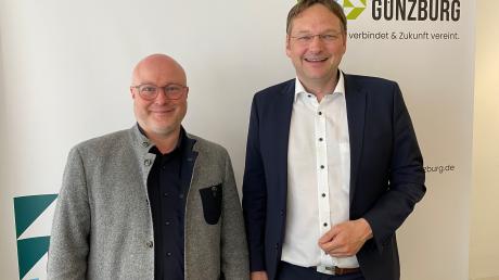 Ralf Wetzel, Erster Bürgermeister des Marktes Ziemetshausen, und Landrat Hans Reichhart (beide CSU) erhoffen sich durch die Maßnahme eine bessere Integration.