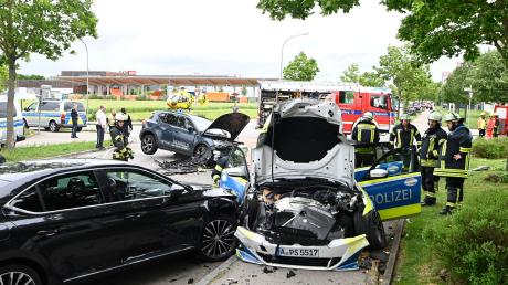 In Haunstetten hat es am Freitagmittag einen Unfall mit einem Polizeiwagen gegeben.
