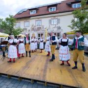 Bayerisch-böhmischer Abend in Dießen: Spätestens beim Auftritt des Folklore-Ensembles "Javor" sind alle Sprachbarrieren überwunden. 