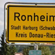 In Ronheim hat ein Unbekannter in Ortsmitte eine Edelkastanie umgesägt. Wer kann Hinweise auf den Täter geben?
