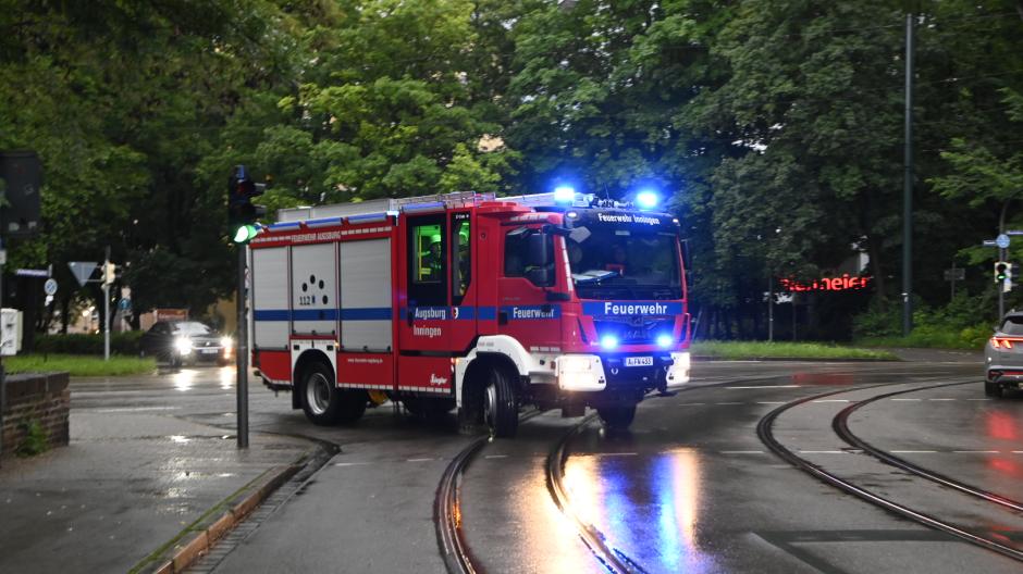 Ein Stromausfall sorgt am Montagabend für zahlreiche Einsätze in Augsburg.