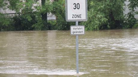 Im Landkreis Neuburg-Schrobenhausen wurde wegen Hochwasser der Katastrophenfall ausgerufen.
