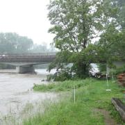 So sieht es an der Donau bei der Offinger Radlertankstelle aus. Auch hier macht das Hochwasser keinen Halt.