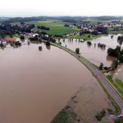 Hochwasser sorgt in vielen Teilen des Landkreises Augsburg weiter für Probleme.