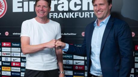 Das Training von Eintracht Frankfurt hat unter dem neuen Trainer Oliver Glasner (l) begonnen. Termine, Gegner, Spielplan, Uhrzeit der Testspiele gibt es hier.