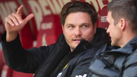 Dortmunds Trainer Edin Terzic (l) und Sportdirektor Sebastian Kehl.