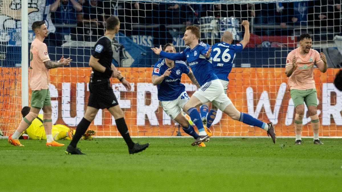 #30. Spieltag: Schalke dreht Partie: Last-Minute-Sieg gegen Bremen
