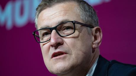 Der neue Vorstandsvorsitzende Jan-Christian Dreesen will «keine Söldner» zum FC Bayern holen.