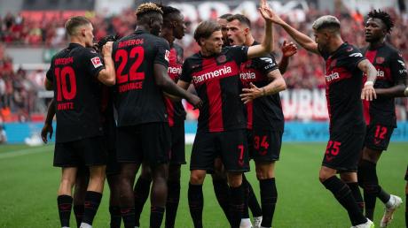 Leverkusen gewann zum Auftakt in einer hochklassigen Partie mit 3:2 gegen Leipzig.