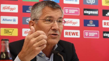 Vereinspräsident Herbert Hainer will in Ruhe einen neuen Trainer finden.