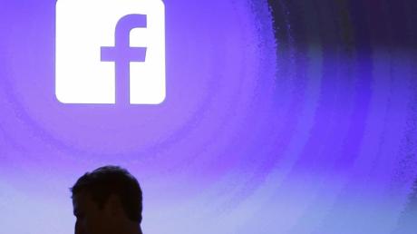Facebook und sein Chef Mark Zuckerberg geraten durch Skandale und Pannen unter Druck 