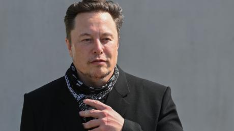 Elon Musk steht wegen seiner Vorgehensweise bei der geplanten Twitter-Übernahme in der Kritik.