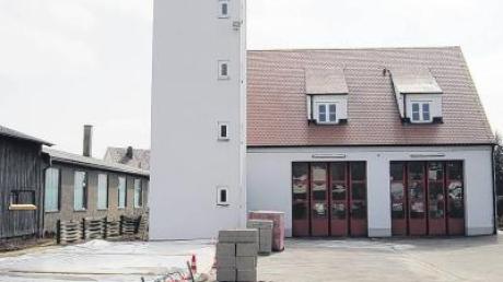 Am Feuerwehrhaus wird derzeit ein Anbau errichtet, der hauptsächlich als Lagerraum genutzt werden soll. 
