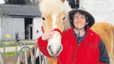Auf der Riedmühl-Ranch in Schwenningen leben derzeit 26 Pferde. Inhaberin ist Birgit Büchner. Vor Kurzem wurde ihr Gestüt von einer Fachzeitschrift ausgezeichnet. 