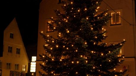 In Neuburg gibt es an Weihnachten Beleuchtung. Auch in den Ortsteilen sollen die Christbäume beleuchtet werden.