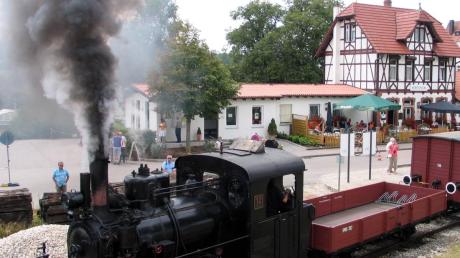 Zwei Loks des Härtsfeldmuseumsbahnvereins feiern heuer 100. Geburtstag. Zu bewundern sind die Oldtimer bereits am kommenden Sonntag in Neresheim und auf der Strecke. 