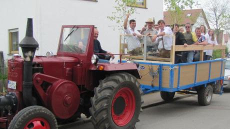 Die Truppe um Traktor-Fahrer Willi Goy war bereits seit dem Morgen unterwegs – und machte am Nachmittag Halt in Faimingen. 
