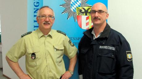 Polizeihauptkommissar Gerhard Bißwanger (links) ist Ansprechpartner für die Mitglieder der Sicherheitswacht, zu denen auch Markus Schretzmayr (rechts) gehört. Bißwanger kümmert sich auch um deren Ausbildung. 
