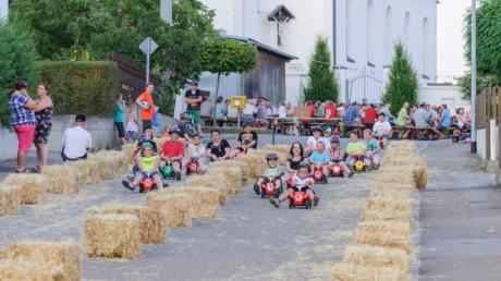 Beim Sommernachtsfest in Bergheim gab es ein Bobycarrennen. 