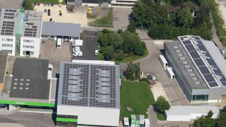 So sieht die Sonne die neuen Fotovoltaikanlagen der Firma Grünbeck in Höchstädt. 80 Prozent des Stroms verbraucht das Unternehmen selbst.  
