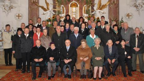 Auf Einladung des Pfarrgemeinderates Gundelfingen feierten die Jubiläums-Hochzeitspaare des Jahres 2013 einen gemeinsamen Gottesdienst in der Stadtpfarrkirche St. Martin.  
