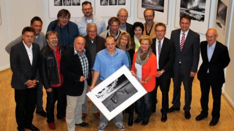 Am vergangenen Freitag fand im Dillinger Stadtsaal die Vernissage der Fotoausstellung „Konzepte in Schwarz-Weiß“ statt.   

