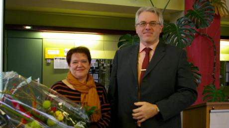 Bürgermeister Ulrich Müller verabschiedete im Rahmen des Neujahrsempfangs seine Stellvertreterin Hannelore Wengert, da sie nicht mehr als Kandidatin für den Gemeinderat in Wittislingen antreten wird.  
