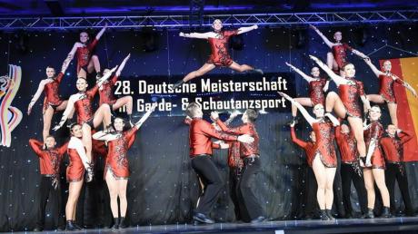 Die Schautanzformation Tanztreu des TV Lauingen wurde Deutscher Meister. Vor Kurzem holten sie sich schon den Bayerischen-Meister-Titel und bald steht die Europameisterschaft an.  
