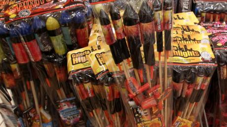 Auf die Vorschriften im Zusammenhang mit Verkauf und Verwendung von Feuerwerkskörpern weist das Landratsamt Dillingen hin. 
