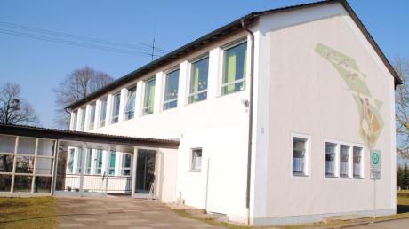Das Dach der Schwenninger Schule wurde bereits saniert. Weitere Maßnahmen nimmt sich die Gemeinde in diesem Jahr vor.   

