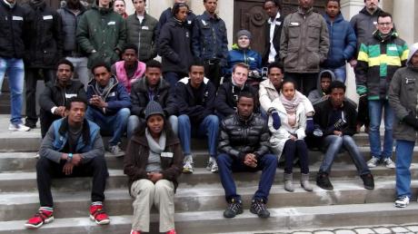 Die Asylbewerber bei der Stadtführung in Lauingen, die von den Jusos organisiert worden war. 
