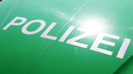 Symbolbild Polizei Brand, Unfall, Polizeieinsatz Polizeiauto Auto Einsatzfahrzeug Schriftzug Polizei Feature