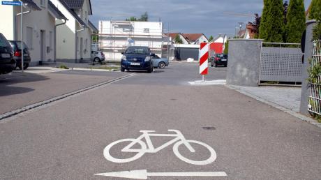 Nach diesem Muster im Hans-Wienskowitz-Weg will der Verkehrsausschuss des Dillinger Stadtrats im Leopold-Baldauf-Weg und im Anton-Forner-Weg im Baugebiet Altheimer Feld 2 in Hausen für mehr Sicherheit sorgen. 	