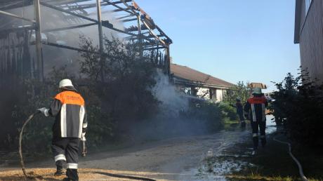 Auf 100000 Euro beziffert die Dillinger Kriminalpolizei den Schaden in einem Bauernhof in Untermedlingen, wo es am Dienstagabend brannte.  	