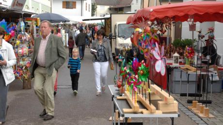 Im Rahmen der Gewerbeschau wurde auch wieder der traditionelle Verbrauchermarkt in Aislingen veranstaltet.  	