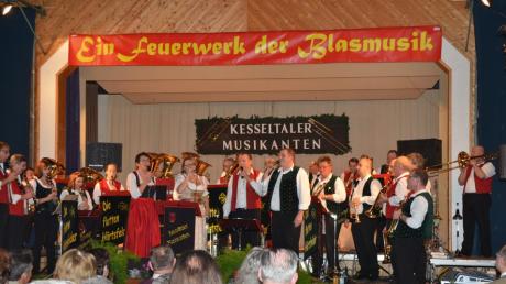 Die Kesseltaler Musikanten und die Flotten Härtsfelder geben seit vielen Jahren ein gemeinsames Konzert – und begeisterten jedes Mal.  	