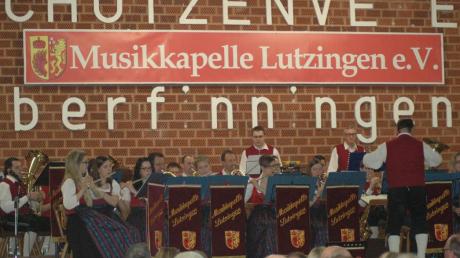Einen abwechslungsreichen Konzertabend mit zahlreichen Höhepunkten bot die Musikkapelle Lutzingen ihren Besuchern im Schützenheim in Oberfinningen. 	