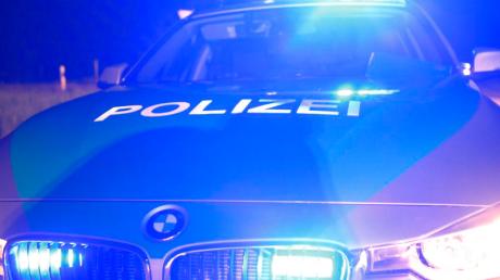 Spezialkräfte der Polizei haben am frühen Samstagmorgen in Haunsheim einen 36-Jährigen festgenommen. Er soll zwei Pizzaboten überfallen haben. In beiden Fällen war der Mann bewaffnet gewesen. 	