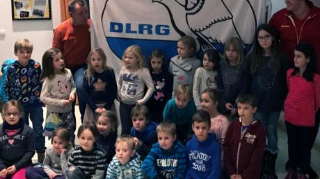 Den DLRG- Schwimmkurs haben 30 Kinder abgeschlossen. 
