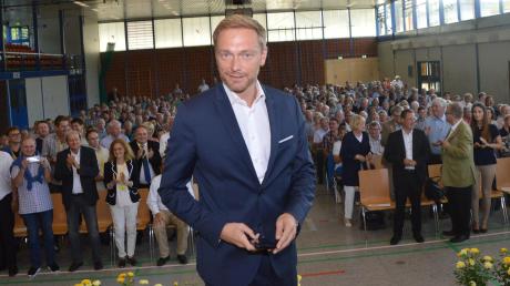 Der Bundesvorsitzende der FDP, Christian Lindner, war am Donnerstagabend in der Gundelfinger Brenzhalle zu Gast. Dabei warb er nicht nur um Wählerstimmen, sondern auch um neue Mitglieder. Nach zwei Stunden stellte sich heraus: Das könnte ihm in einigen Fällen gelungen sein. 