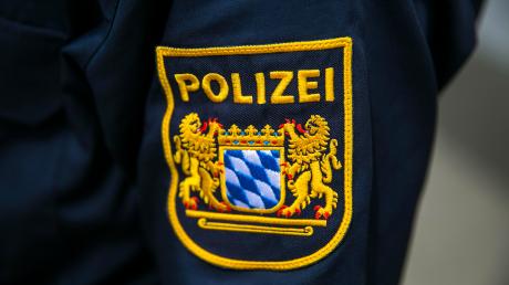 Ein Polizist ist in Holzheim von einem Mädchen gebissen worden. 