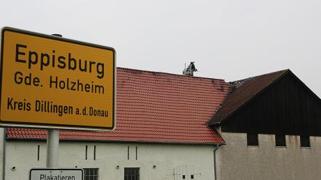 Am vergangenen Sonntag brannte ein Stadel in Eppisburg. Dabei wurde nicht nur das Dach beschädigt, sondern auch der Umzugswagen der Lüne Geia.