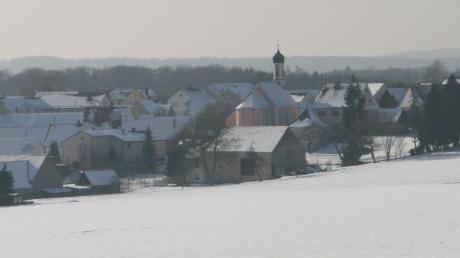 Ansicht des Dorfes Oberliezheim auf den südlichen Anhöhen des Kesseltals.  	
