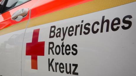 Bei einem Unfall sind in Holzheim drei Menschen verletzt worden.
