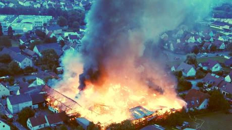 Sechs Großbrände wüteten im vergangenen Jahr im Landkreis Dillingen. In Pfaffenhofen brannte eine Holzbaufirma nieder. 